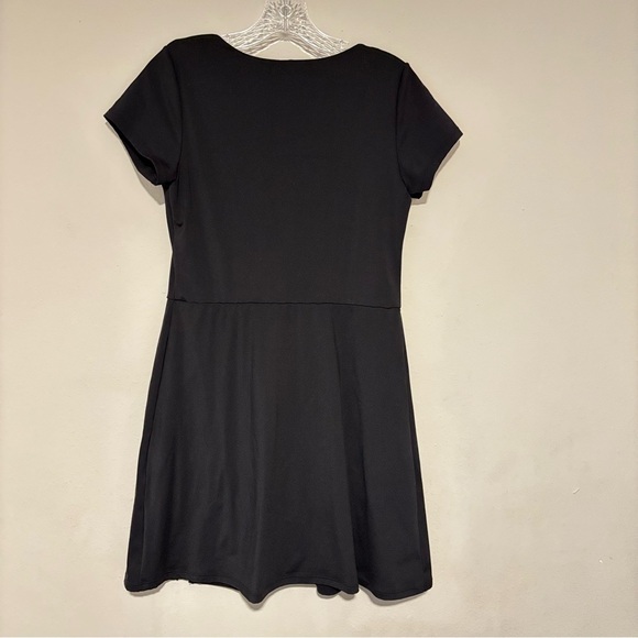 Elegant Black Mini Dress - Picture 8 of 16